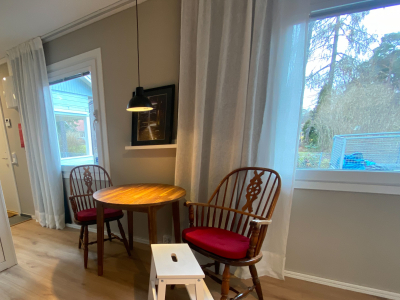 Interiör - Bord för mat och studier